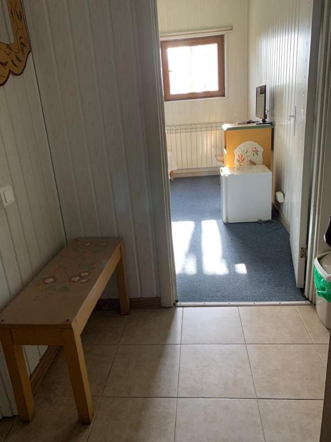 Casa Romaneasca Otopeni Exterior foto